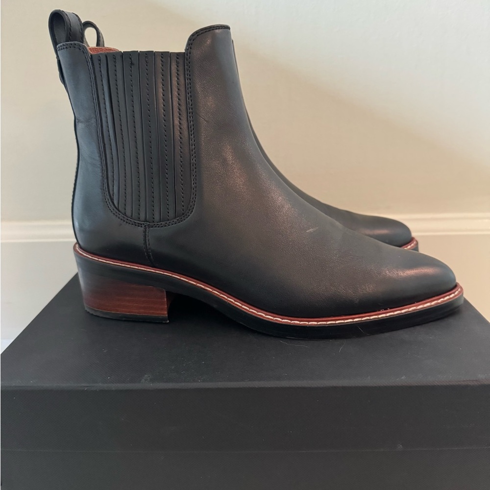 Like-New, Black Leather Coach Bowery Chelsea Boots size 8 - Picture 3 of 10